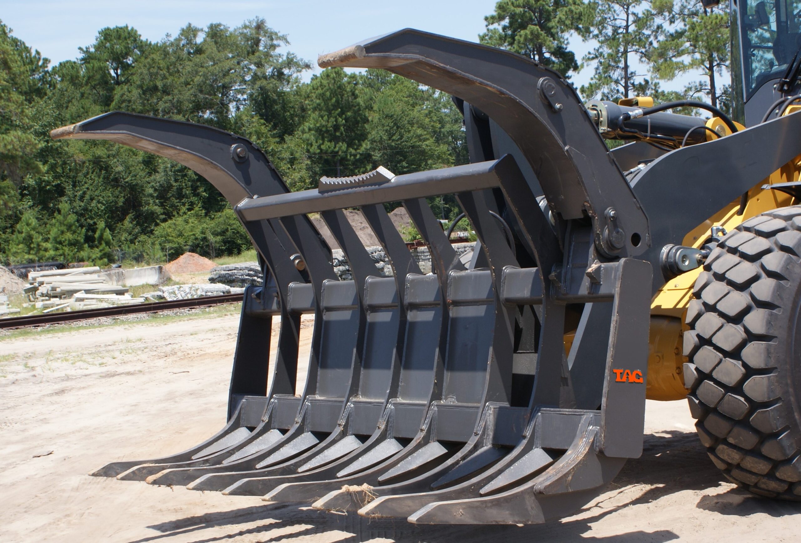 wheel loader rake with top clamps